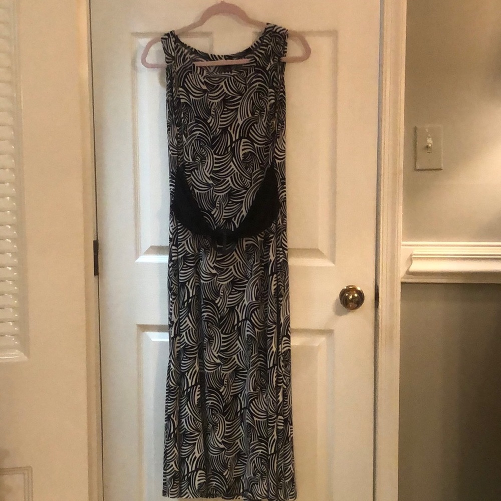 Black and white print sleeveless dress